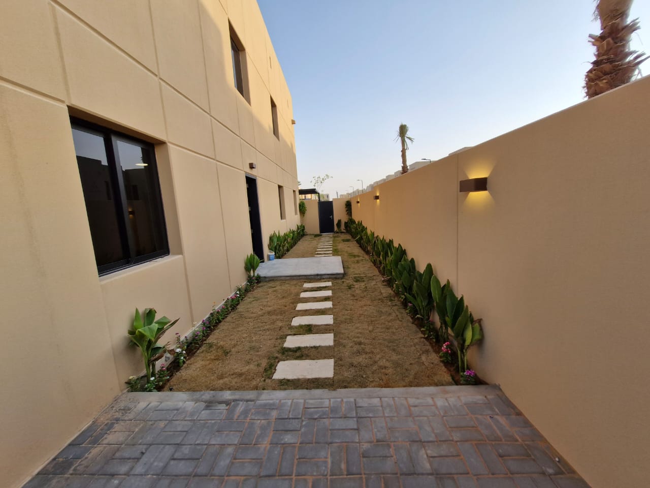 🏡 *Luxury Villa in Sedra – Roshn*   ✨ 300 m² Modern Villa | Elegance Meets Functionality     